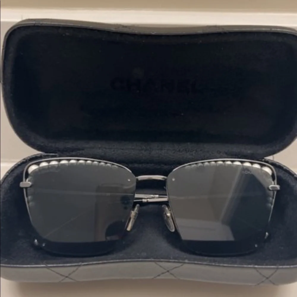 Chanel Square Frame Pearl Sunglasses 4235-H - Picture 6 of 11